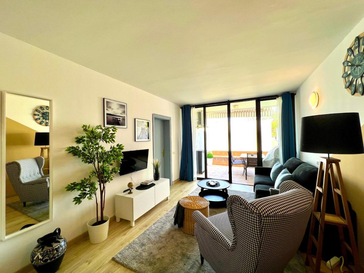 Stunning Lovely Flat With Pool And Strong Wi-Fi, 31 Arona  Exterior photo