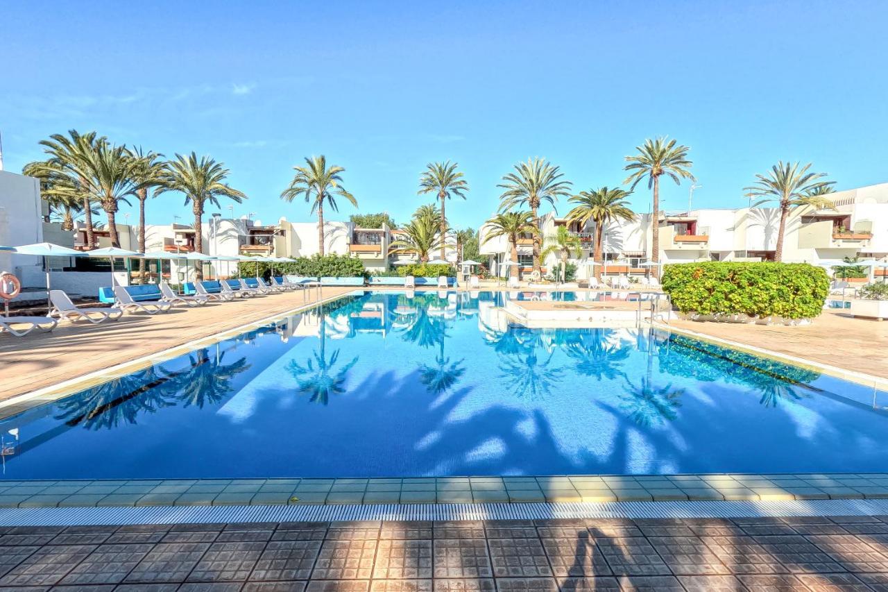Stunning Lovely Flat With Pool And Strong Wi-Fi, 31 Arona  Exterior photo